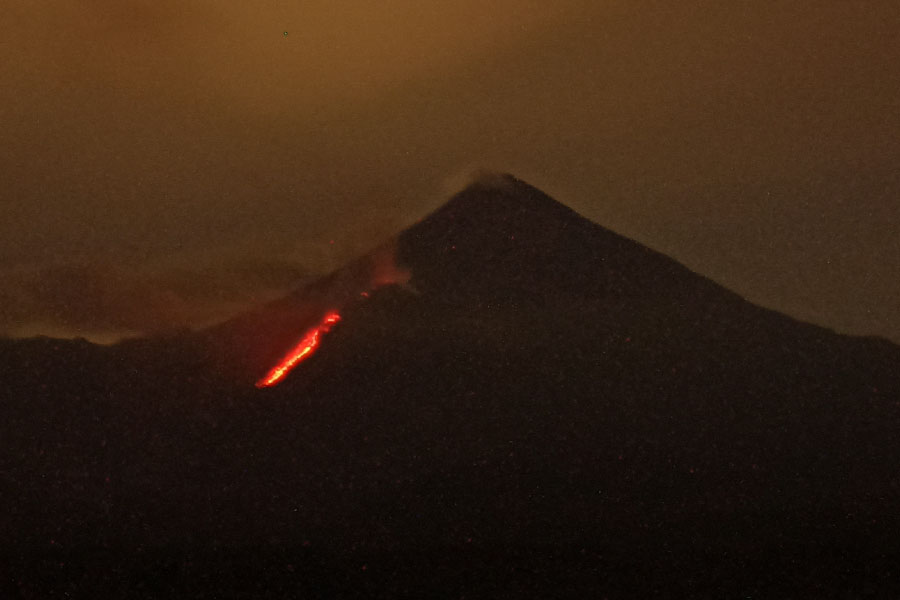Picture for Using seismometers to monitor Santiaguito volcano in Guatemala