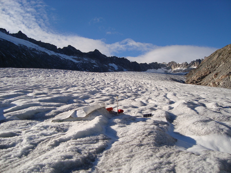 Seismic station, Rhône Glacier