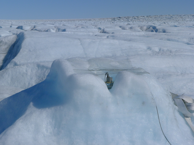 Seismometers in the ice