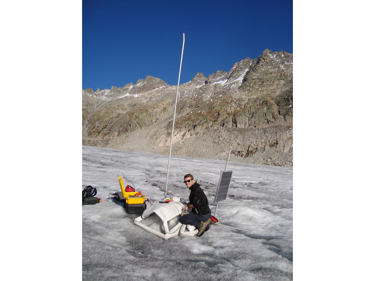 Vorbereiten des Seismometers auf den Winter
